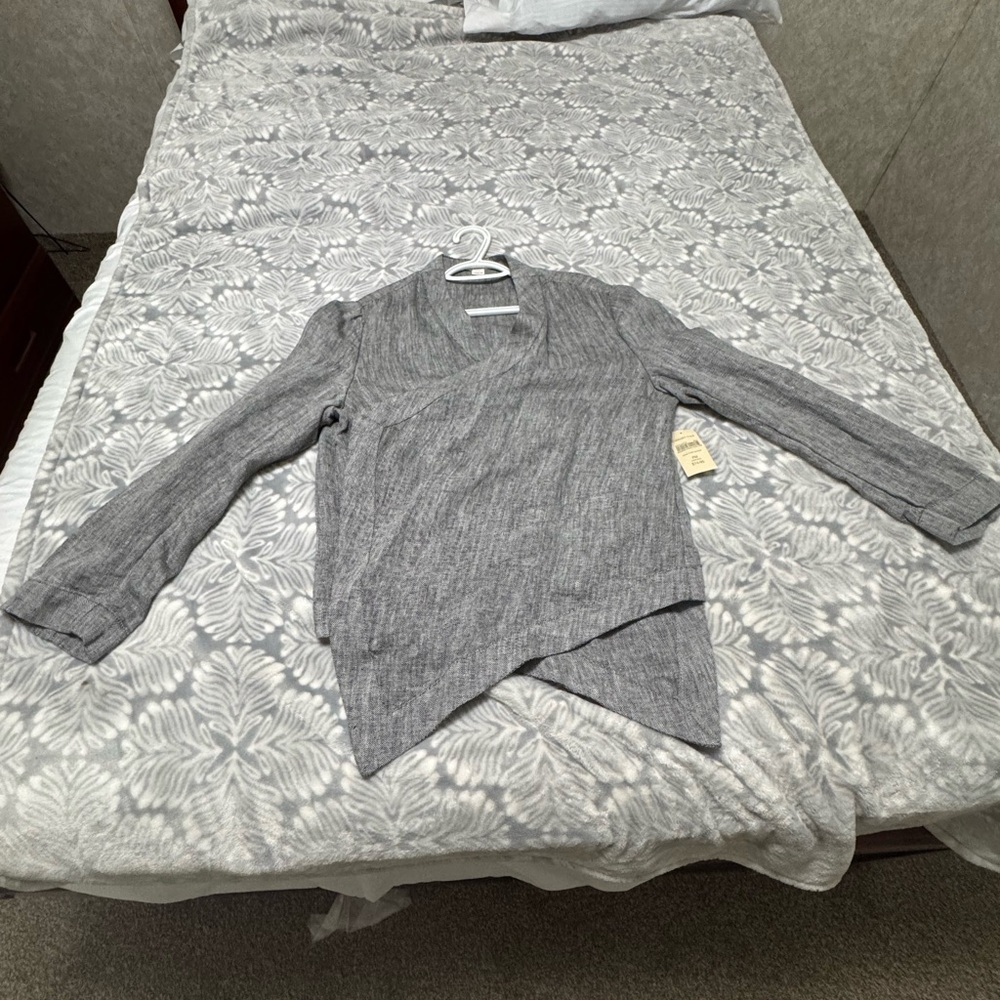 Coldwater Creek women Gray Blouse